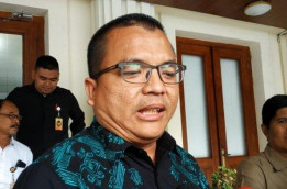 Denny Indrayana: Jokowi Wajib Diberhentikan 