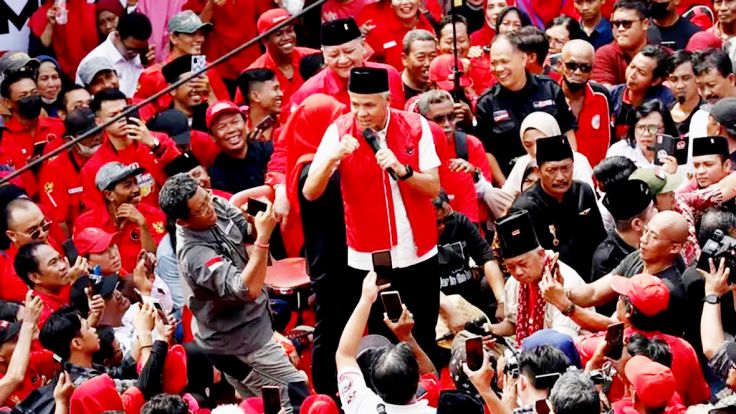 Di Lombok, Ganjar Bicara Keberhasilan Jokowi