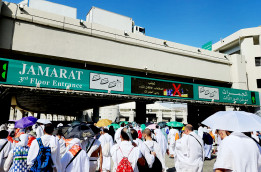 Jamaah Haji Mulai Lempar Jumrah, yang Nafar Awal Khawatir Telat lagi