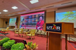 Megawati Terima Gelar Doktor Kehormatan di Kuala Lumpur 