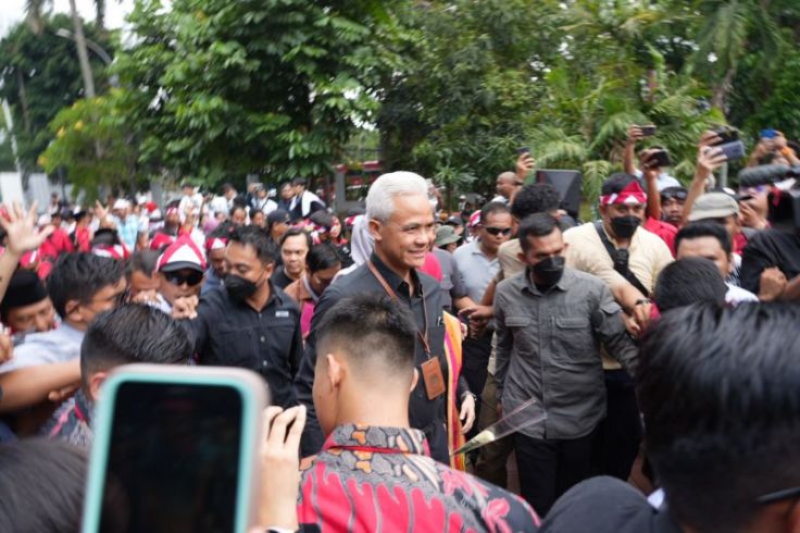 Pawai Budaya Ramaikan Perjalanan Ganjar-Mahfud ke KPU