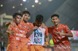 Taklukkan Semen Padang, Persiraja Pimpin Klasemen