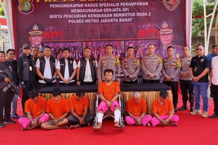 Polisi Tangkap Sindikat Perampok Bersenjata Api Di Jakarta Barat