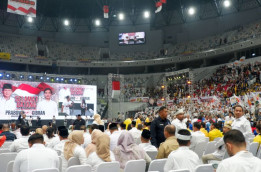 Ribuan Pendukung Prabowo-Gibran Padati Indonesia Arena