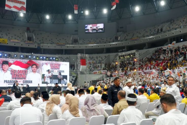 Ribuan Pendukung Prabowo-Gibran Padati Indonesia Arena