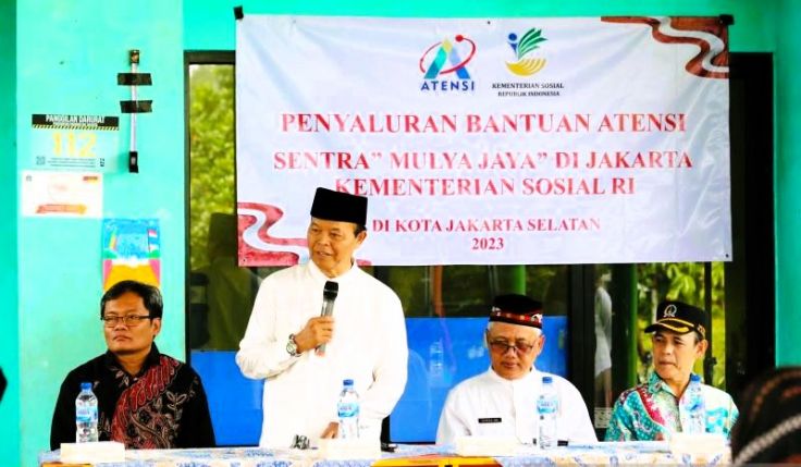 HNW Berikan Alat Bantu Disabilitas Senilai Rp110 Juta ke Warga 