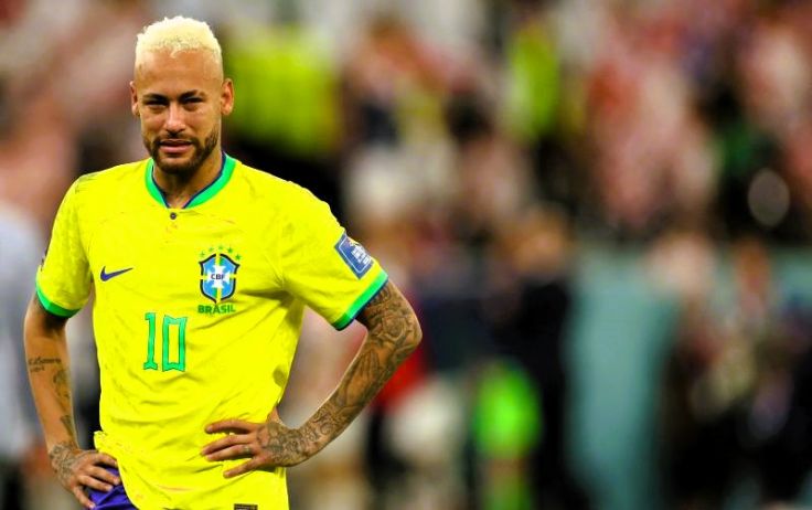 Neymar Jalani Operasi Lutut di Brazil Hari Kamis