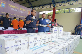 Polda Dan Bea Cukai Batam Bongkar Jaringan Peredaran Rokok Ilegal