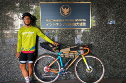 Tiga Pesepeda WNI Tempuh 2.700 Kilometer Selama 12 hari