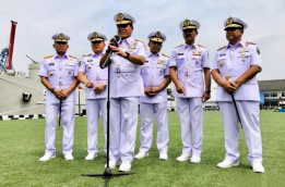 TNI AL Cat Putih KRI Dr. Radjiman Sebelum Berangkat ke Dekat Gaza