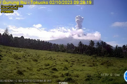 Gunung Ibu Meluncurkan Abu Vulkanik Setinggi 1.200 Meter