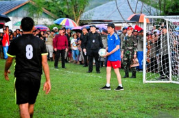 Jokowi Unggah Video Aksinya Menjadi Kiper di Medsos