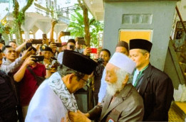 Mahfud Dapat Doa Khusus Dari Abuya Muhtadi