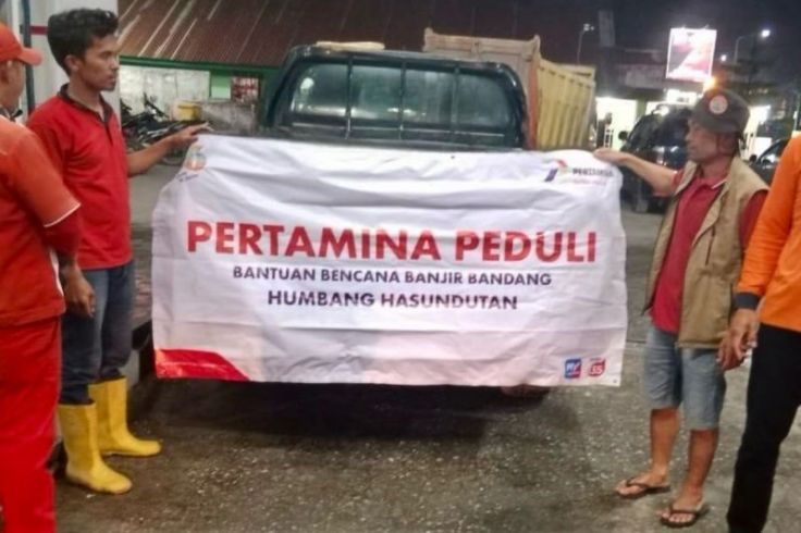 Pertamina Bantu Seribu Pakaian Untuk Pengungsi di Humbang Hasundutan