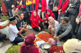 Atikoh Ganjar Janji Tetap Blusukan jika Jadi Ibu Negara