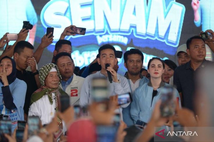 Gibran Senam Gemoy Bersama Warga Banyuwangi