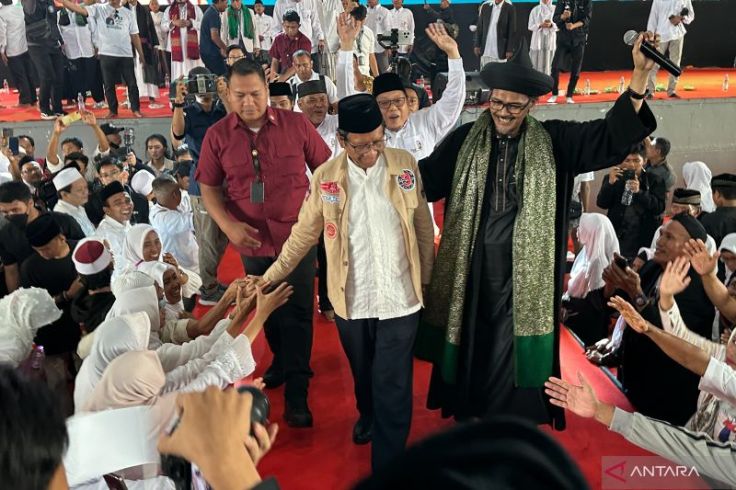 Mahfud MD Janji akan Gaji Guru Ngaji