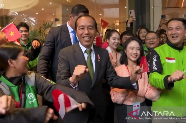 Presiden Jokowi Joget Bareng Driver Gojek di Vietnam