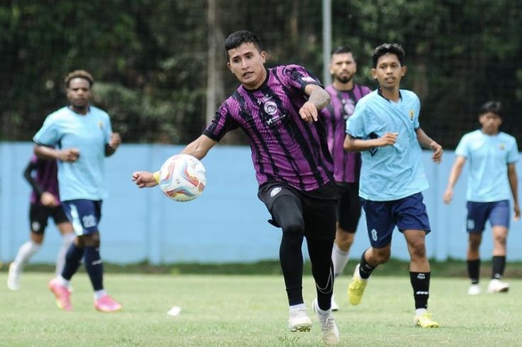 Valente Isyaratkan Arema FC Kesulitan Dapat Lawan Uji Coba Selevel