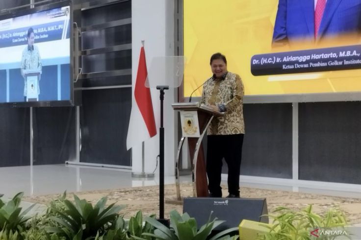 Airlangga Beri Surat Tugas ke Musa Rajekshah untuk Maju Cagub Sumut