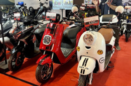 Dipilih, Dipilih! Obral Motor Listrik Subsidi di IIMS 2024