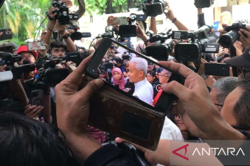 Ganjar Pranowo Pertanyakan Hasil Hitung Cepat Suaranya Segitu