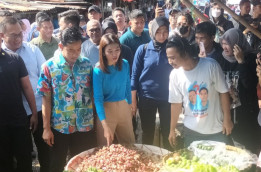 Tiru Model Kampanye Jokowi, Gibran Blusukan ke Pasar