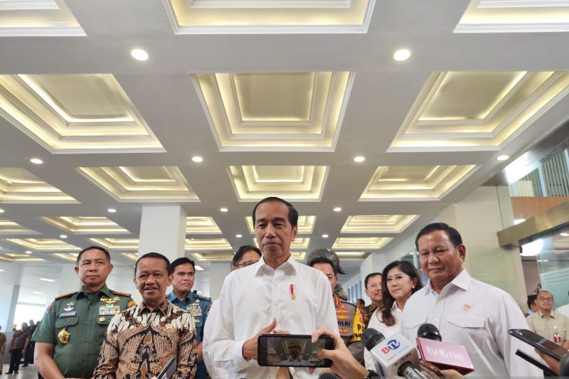 Heboh! Presiden Jokowi "Bangun Jembatan" untuk Surya Paloh