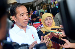 Jokowi Resmi Berhentikan Khofifah sebagai Gubernur Jatim