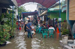 Warga di DKI Tetap Nyoblos di Tengah Banjir