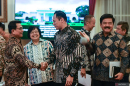 Pengamat Sebut Ada Jokowi di Balik AHY-Moeldoko Salaman