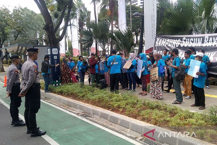 Warga Kampung Bayam Laporkan Heru ke Ombudsman RI