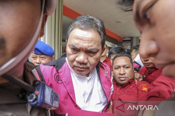 Anggota BPK Didakwa Terima Suap Rp40 Miliar Kasus BTS Kominfo