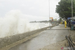 Cuaca Buruk di NTT, ASDP Tutup Sementara Rute Penyeberangan   