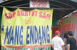 Bogor Kota Hujan, Nikmatnya Seruput Sop Buntut Mang Endang