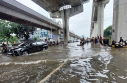 Curah Hujan Ekstrem  22 Jalan Tergenang Banjir di Jakarta