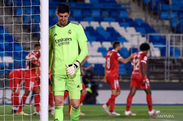 Dulu Lutut Kiri, Kiper Real Madrid Kini Cedera Lutut Kanan