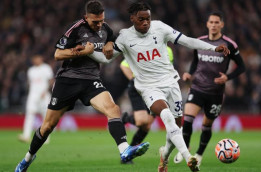 Klasemen Liga Inggris: Tottenham Hotspur Gigit Jari di Kandang Fulham