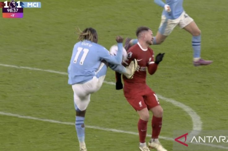 Protes Pelatih Liverpool, Manchester City Harusnya Penalti