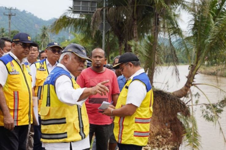 Pak Bas Janji Tuntaskan Banjir Sumbar dalam Dua Pekan