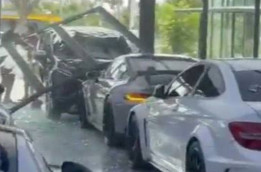 Pengemudi Xpander Mabuk Tabrak Porsche Rp9 Miliar