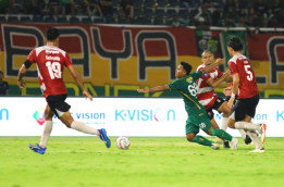 Persebaya Vs Madura United Imbang 0-0