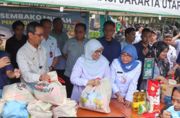 Menuju Pilgub DKI, Heru Rajin Tampil di Bazar Sembako Murah