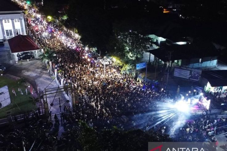 Ribuan Warga Kota Gorontalo Turun ke Jalan Pukul Kentungan