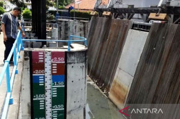 Jakarta Terancam Tenggelam, Pintu Air Pasar Ikan Siaga II