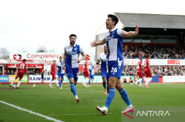 Elkan Baggot Main Penuh di Bristol Rovers