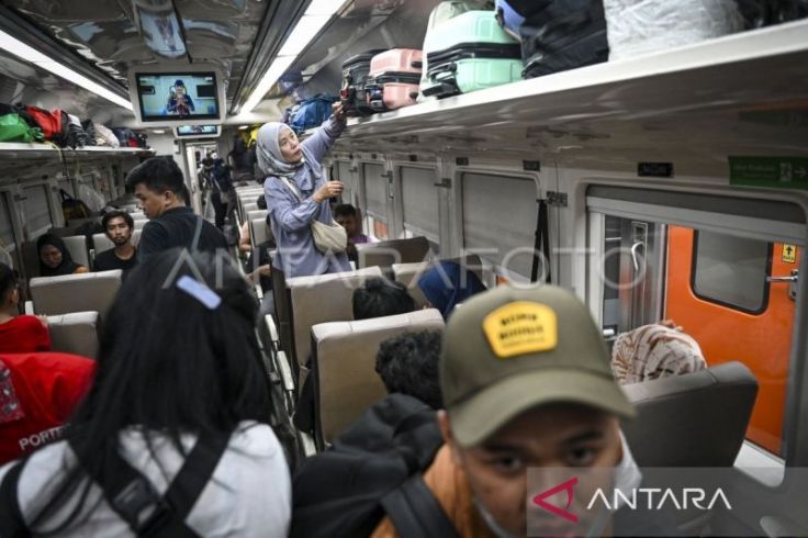 370 Ribu Pemudik Gunakan Kereta Api hingga H-2 Idulfitri