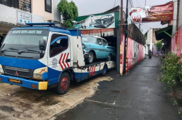 KPK Sita Mobil Klasik Chevrolet Biscayne Andhi Pramono