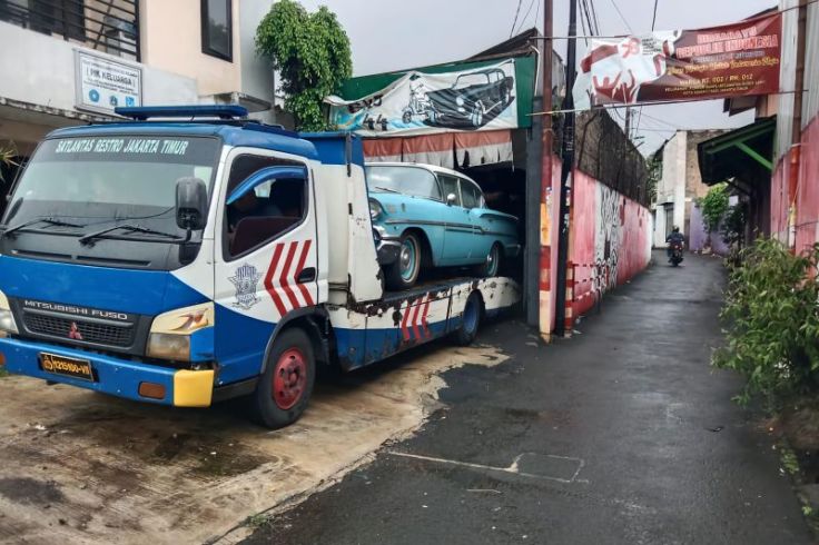 KPK Sita Mobil Klasik Chevrolet Biscayne Andhi Pramono