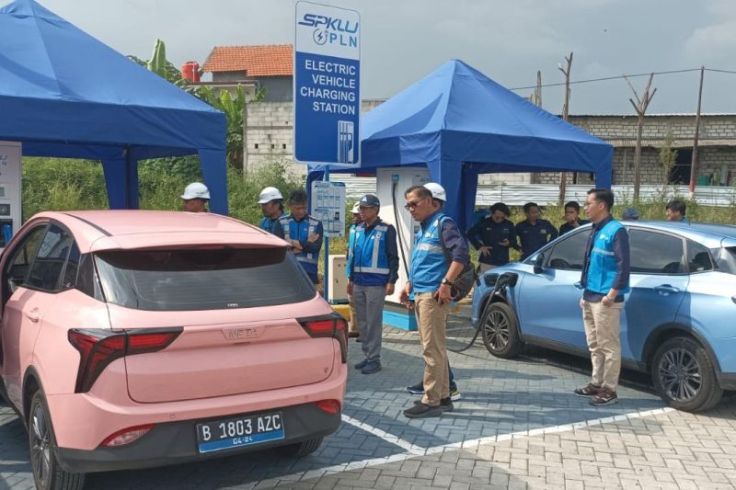 Catat Lokasi Charge Mobil Listrik di Tol Trans-Jawa